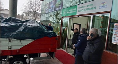 Hendek Akova Mahallesi Sakinlerinden deprem bölgesine yardım