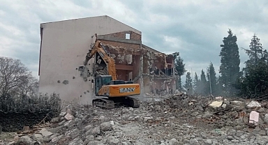 Hendek Anadolu Lisesi  hatıraları ile birlikte tarih oldu