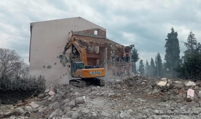 Hendek Anadolu Lisesi  hatıraları ile birlikte tarih oldu