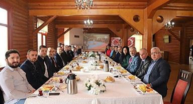 HENDEK BAYRAKTEPE'DE GAFFAR OKKAN KARATE TURNUVASININ LANMANI YAPILDI