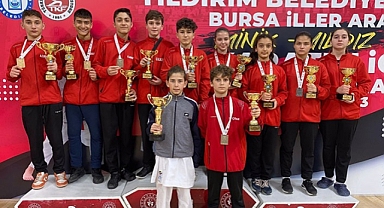 Hendek Belediyesi  Karate Takımı kupa ve madalyalara ambargo koydu