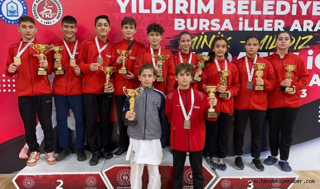 Hendek Belediyesi  Karate Takımı kupa ve madalyalara ambargo koydu