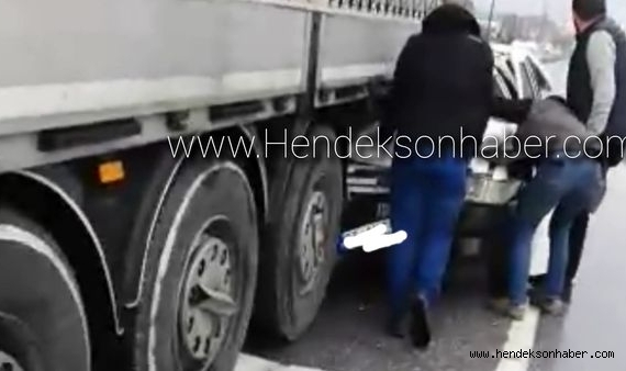 HENDEK D-100'DE FECİ KAZA! BU ARAÇTAN SAĞ ÇIKTI