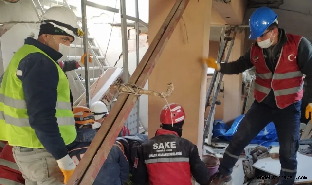 HENDEK EKİBİ DEPREM BÖLGESİNDE