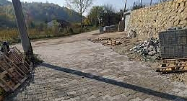 HENDEK HACİMBEY MAHALLESİNDE 7 AYRI YOLA KİLİTLİ PARKE