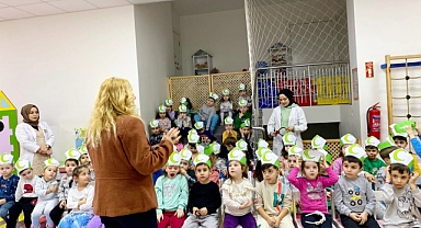 Hendek İlçe Sağlık Müdürlüğü ekibinden miniklere teknoloji farkındalığı sunumu 