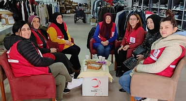 Hendek Kızılay Kadın Kolları Göreve Hızlı Başladı