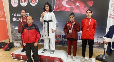 Karate Turnuvasına Hendek Belediyesi Karate Takımı damga vurdu.
