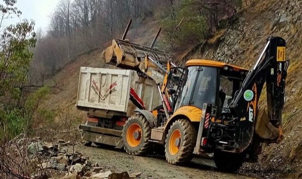 Yoğun Yağış Sonrası Kapanan Yola Anında Müdahale