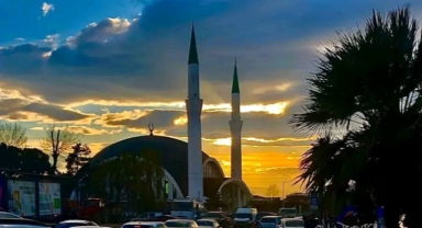 Cuma Hutbesi: “Kadir Gecesi: Bir Ömre Bedel Gece”