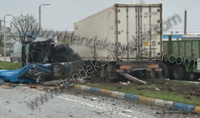 D-100'de Feci Kaza Ortalık Savaş Alanına Döndü