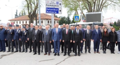 HENDEK MEYDANDA 23 NİSAN TÖRENLE KUTLANDI