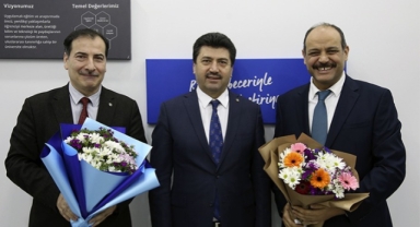 Hendek MYO'da bayrak değişimi