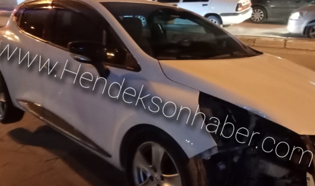 Hendek'te Kaza Aydınlatma direğine vurarak durabildi.