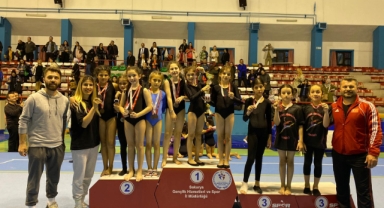 HENDEKLİ MİNİKLER ARTİSTİK CİMNASTİKTE SAKARYA 4'NCÜSÜ