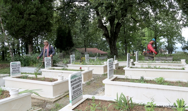 Mezarlıklar vatandaşların ziyaretlerine hazırlanıyor