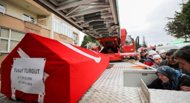 Sakarya Büyükşehir'in şehit itfaiye eri dualarla uğurlandı