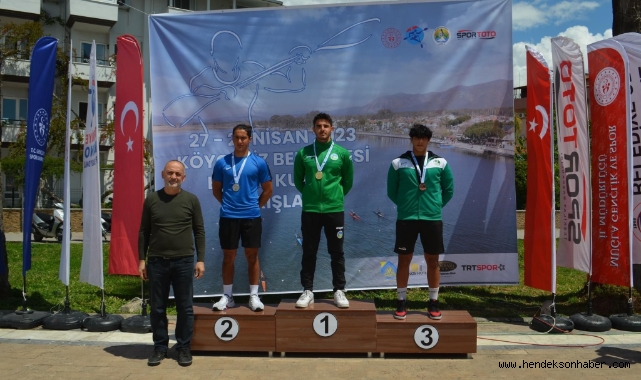 Sakarya Büyükşehir kano takımı yarışları şampiyon olarak tamamladı