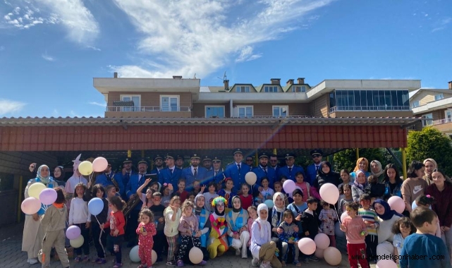 TÜGVA DEPREMZEDE ÇOCUKLARI UNUTMADI