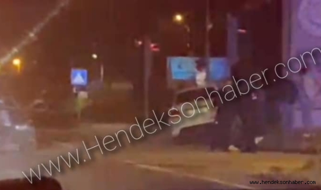 Hendek OSB Girişinde Kaza 2 hafif yaralı