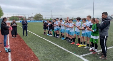 Hendek Şehit Mahmutbey Ortaokulu Yarı Finalde