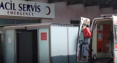 Hendek’te Minibüsten inerken parmağı koptu