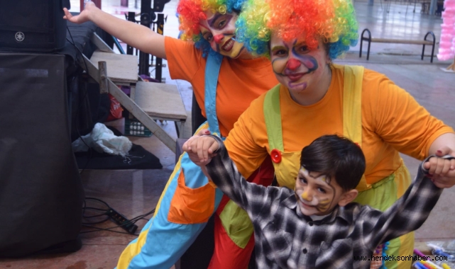 HENDEKLİ ÇOCUKLAR ŞENLİĞE AKIN ETTİ 