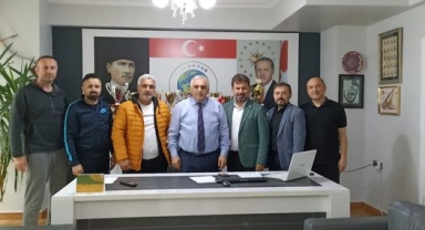 İNCİ'DEN KURUCUSU VE ONURSAL BAŞKANI OLDUĞU GÜREŞ KULÜBÜNE ZİYARET