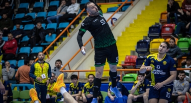 Sakarya Büyükşehir hentbol normal sezonu Ankara'da tamamlıyor