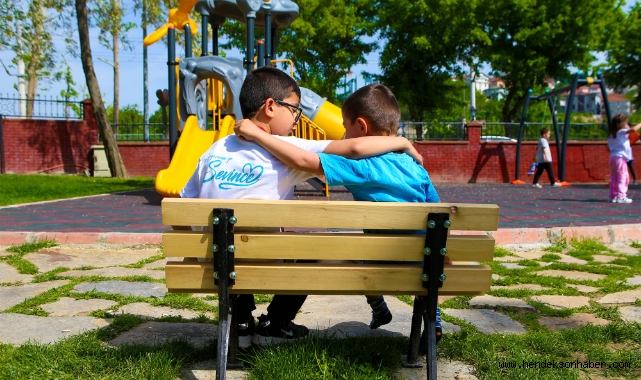 Sakarya Büyükşehir parklara renk kattı: 