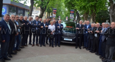 TOGG HENDEK'TE MEŞALELERLE KARŞILANDI