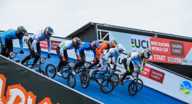 Ayçiçeği Bisiklet Vadisi’nde heyecan zirve yaptı: Dünya Kupası yarışlarının ilk günü tamamlandı