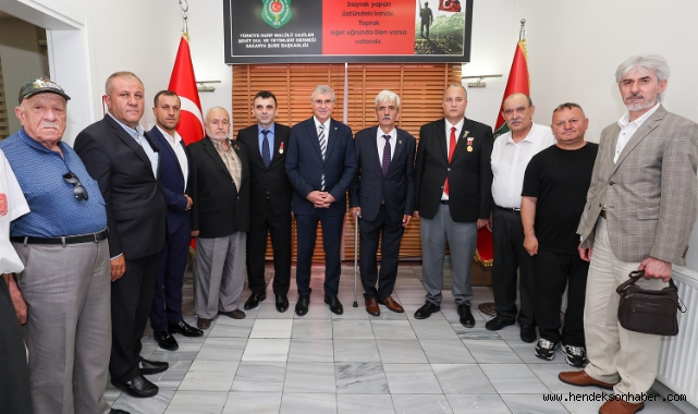 “Bayramlar birlik ve beraberliğimizi güçlendirdiğimiz mübarek günlerdir”