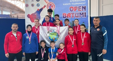 HENDEK BELEDİYESİ KARATE TAKIMI 16 MADALYA KAZANDI