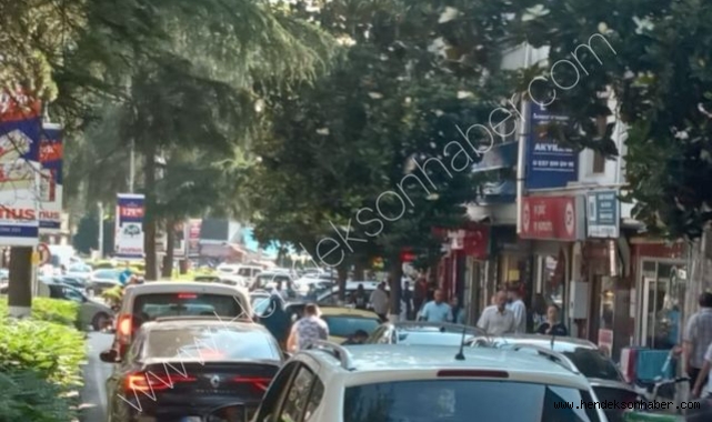 Hendek'te Kurban Bayram Arefesinde Trafik Yoğunluğu