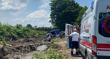 Hendek'te Süt Kamyonu Kanala Uçtu