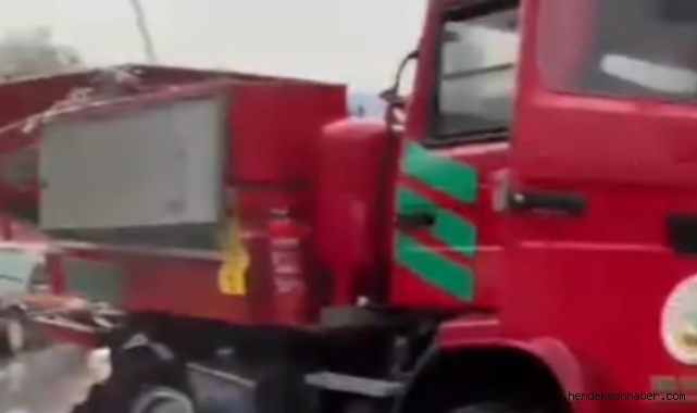 D-100 Kızılcıkorman Mevkiinde 3 aracın karıştığı zincirleme kaza