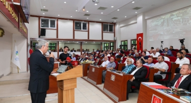 Fevzi Kılıç'sız ilk mecliste O'nun yeri çiçeklerle süslendi