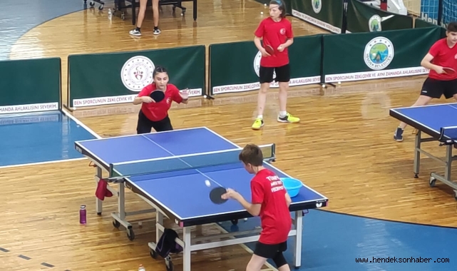 Masa Tenisi Milli Takım Kampı Hendek Yeni Spor Salonunda başladı. 