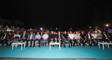 Başkan Ekrem Yüce 17 Ağustos gecesi meydanda açıkladı: “Tarihi bir adım attık”