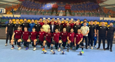 Başkan Ekrem Yüce Belarus’ta, hentbol takımın yanındaydı