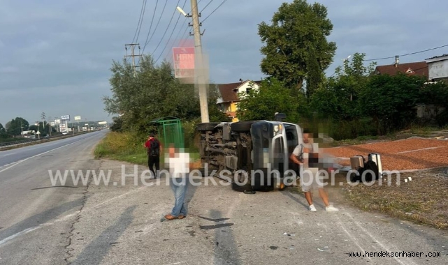 Hendek’te Minibüs Devrildi: 6 yaralı