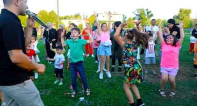Sakarya Büyükşehir'in çocuk şenliğinde eğlence zirvedeydi