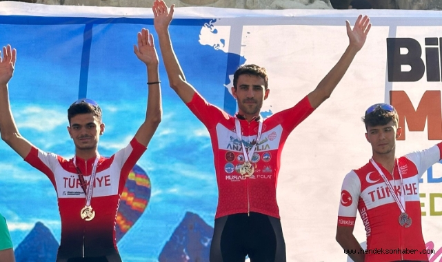 Sakarya Büyükşehir sporcuları Ay Yıldızlı formayla tozu dumana kattı