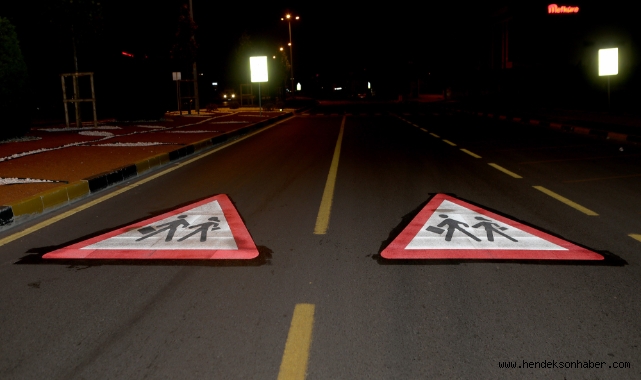 Yaya geçitleri ve duraklarda hummalı çalışma