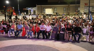 Akyazılılar şampiyonluğu dev ekranda izledi 