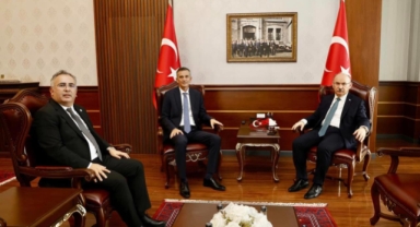 Dikbayır ve Dokumacı Vali Yaşar Karadeniz'i ziyaret etti
