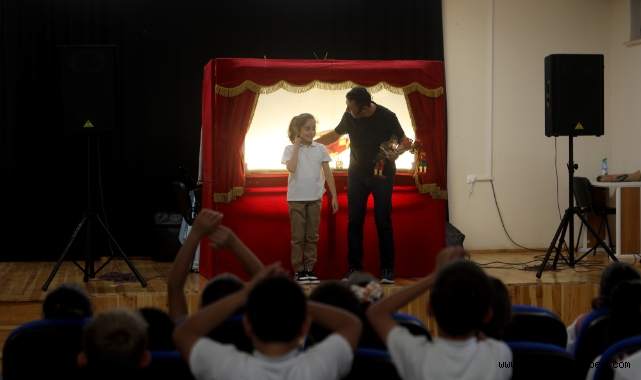 Karagöz Göklerde' programının son durağı Hendek oldu.