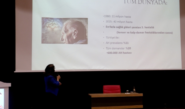 Sakarya Büyükşehir YADEM konferansları ‘Alzheimer’ konusuyla başladı