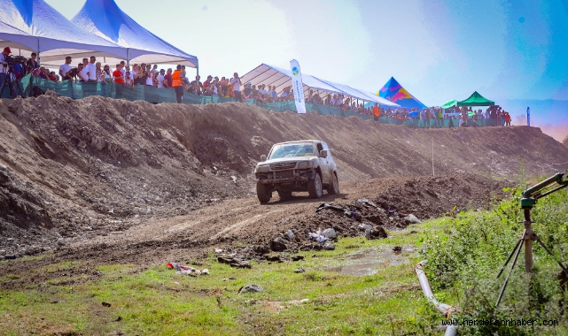 Türkiye'nin en iyi off-road pilotları Sakarya’da tozu dumana katıyor
